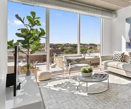 Spacious Living Area at Viridian on Sheridan, Illinois, 60613