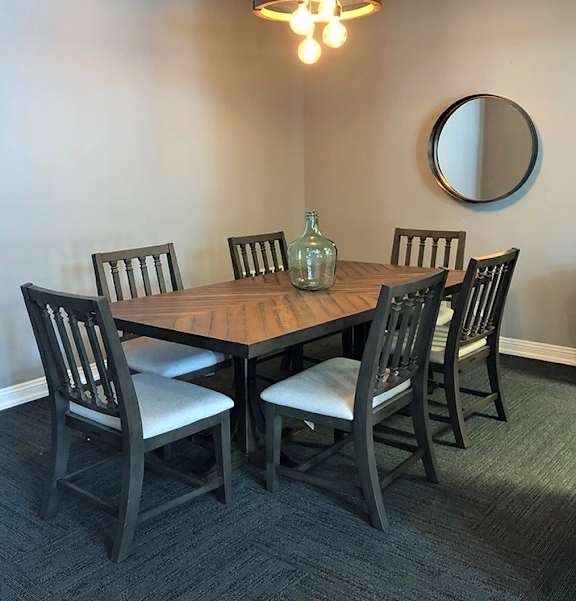 Clubhouse lounge at Pine Lake Heights Apartments in Lincoln NE