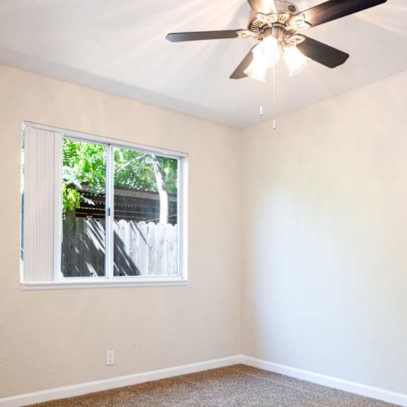 Ceiling Fan at Creekview Homes, Chico, 95928