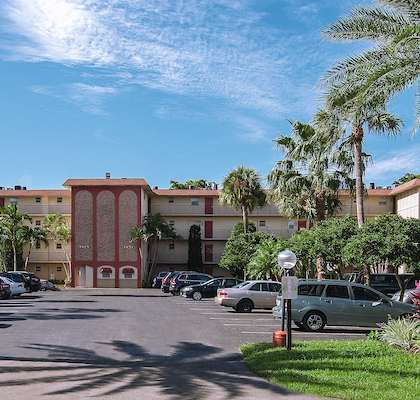 Exterior of Apartments at Crystal Lake