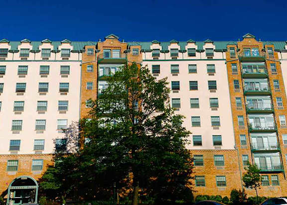 Hubbard Place exterior building