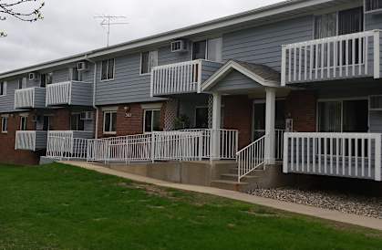 Exterior View at Covington Place Apartments, Minnesota, 56301