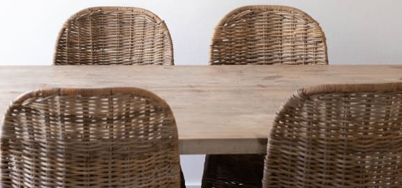 Dining room table