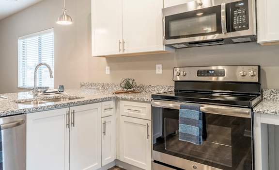 The Villas at Falling Waters luxury townhomes for rent in West Omaha NE