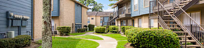 Exterior Pathways at Willow Brook Crossing Apartments in Houston, TX
