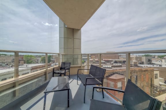 Outdoor at Lakeview 3200 Apartments, Chicago
