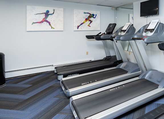 the flats at west end apartments cardio machines