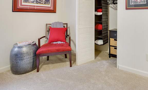 Brookstone-Apartments-Tuscaloosa-University-Of-Alabama-Furnished 01