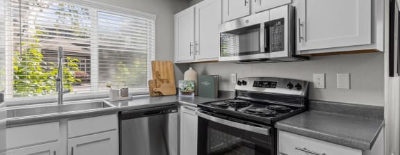 Crosspointe Apartments Model Kitchen