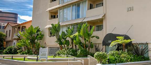 Apartment Building in Beverly Hills
