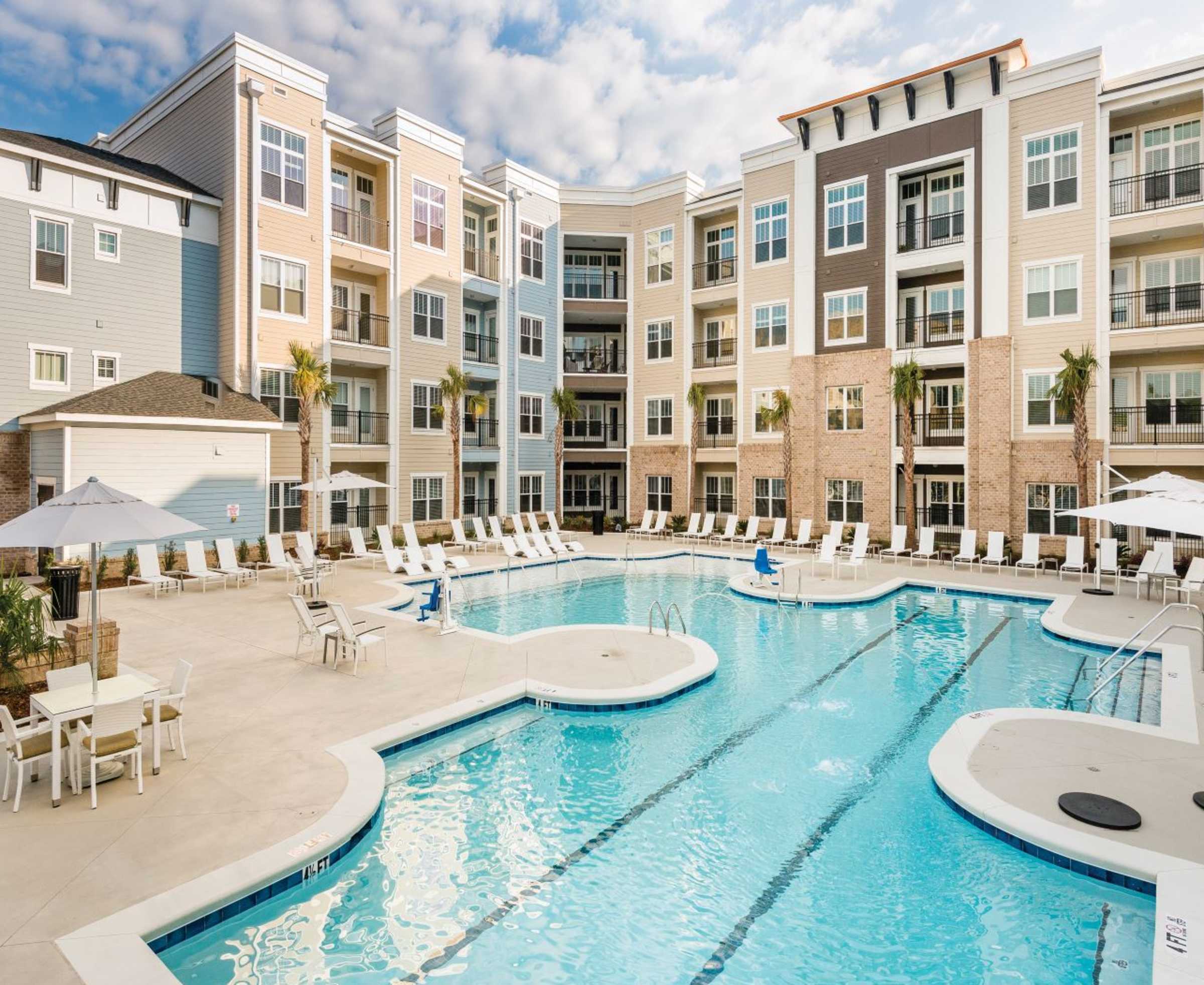 Pool at Central Island Square (3 of 8)