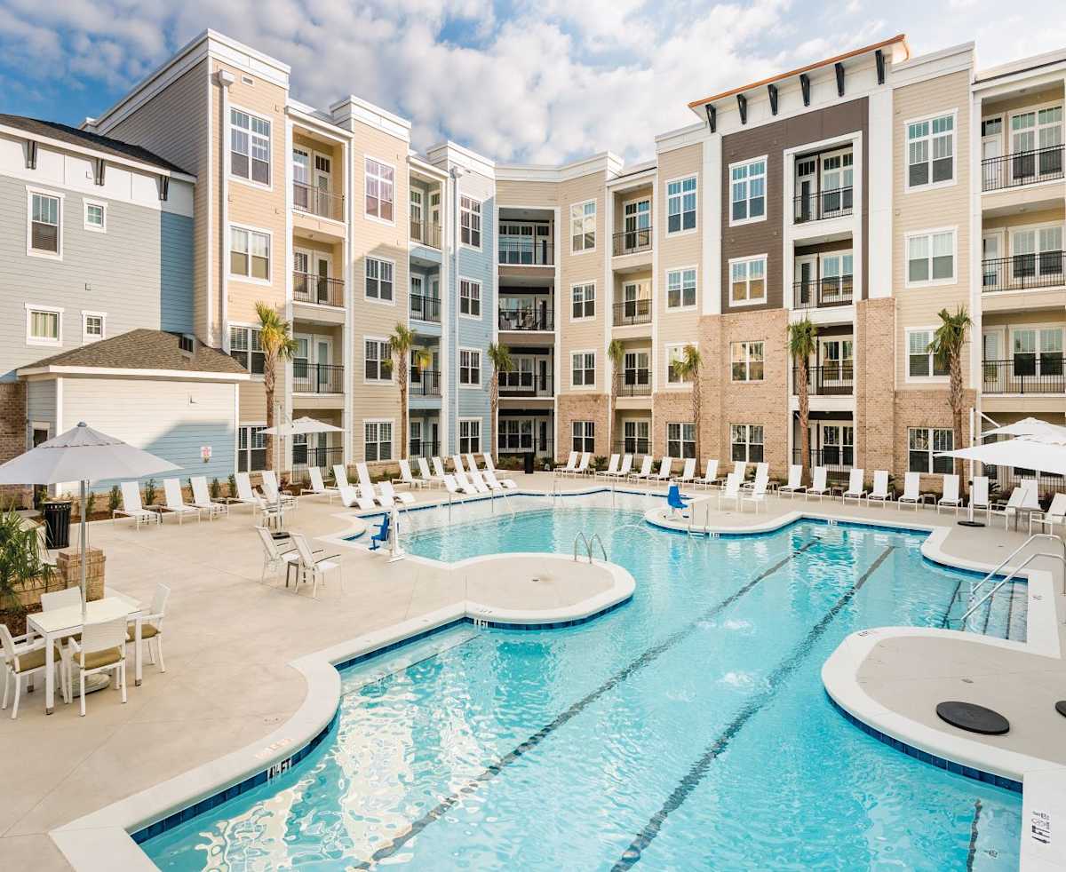 Pool at Central Island Square (4 of 8)