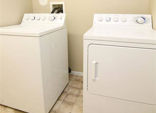 washer and dryer area at Ridge Pointe Villas in Lincoln Nebraska