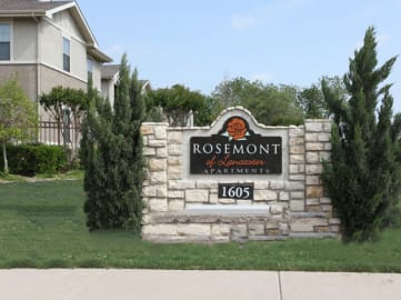 Rosemont of Lancaster Apartments Exterior Monument Sign