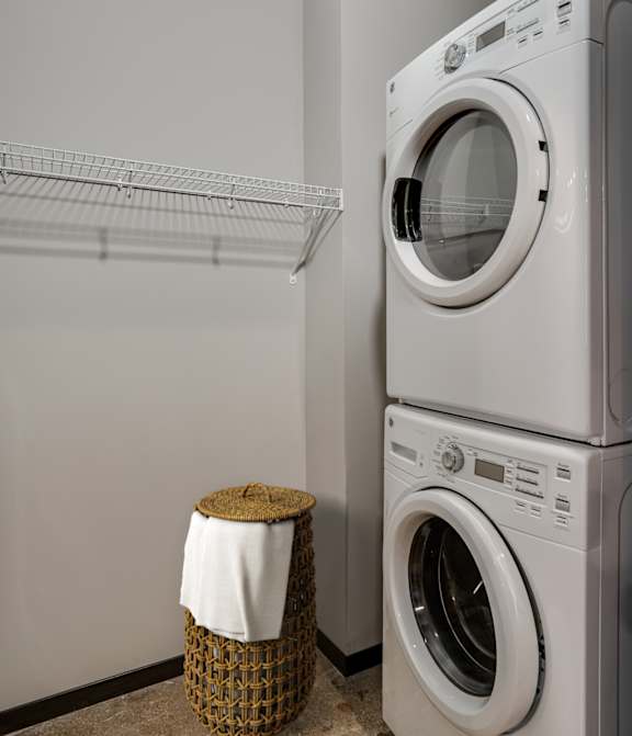Full-Size Washer/Dryer