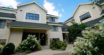 7602 York Exterior, Edina, Minnesota