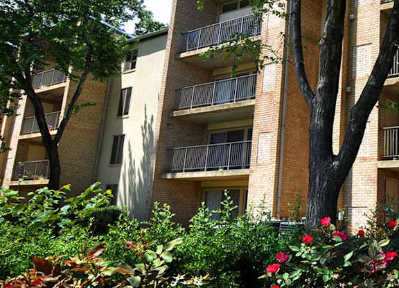 View of exterior balconies at Tysons Glen Apartments and Townhomes, Falls Church