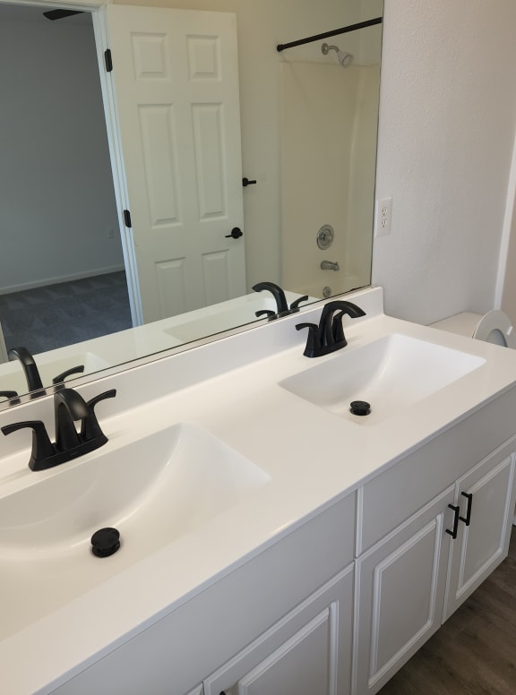 2 Bedroom Master Bath Premium+