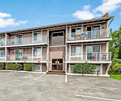 Exterior of Arbor Pointe. 