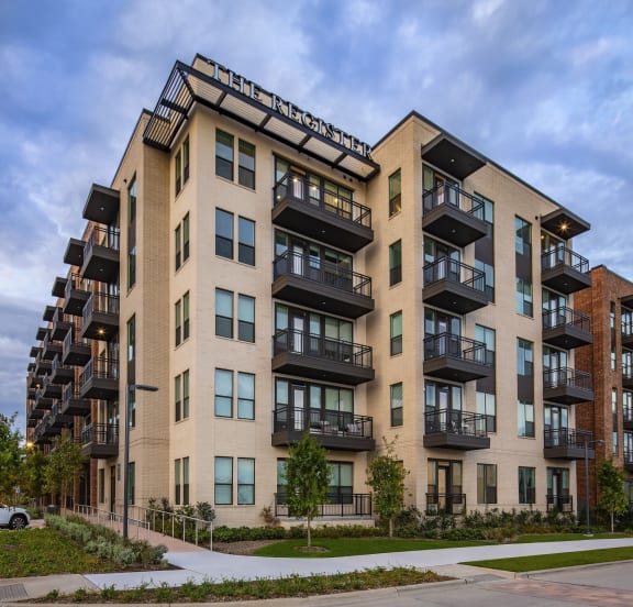 Luxury Apartments in Richardson, TX The Register