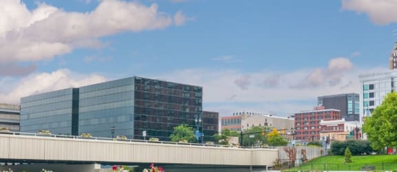 Lansing Apartments | Apartments in Lansing Michigan