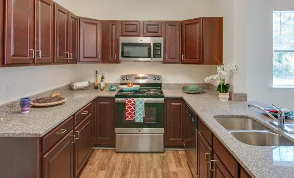 RiverWatch Apartments Kitchen