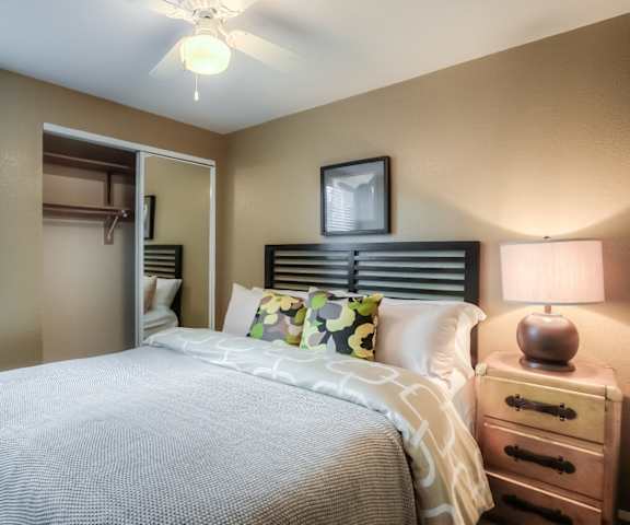 Bedroom at Parkside Apartments, Oregon
