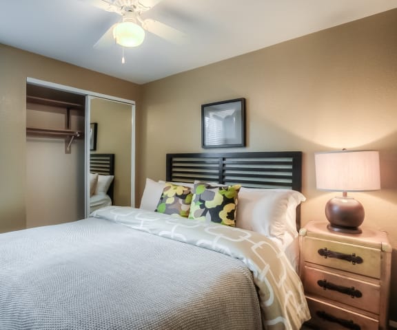 Bedroom at Parkside Apartments, Oregon