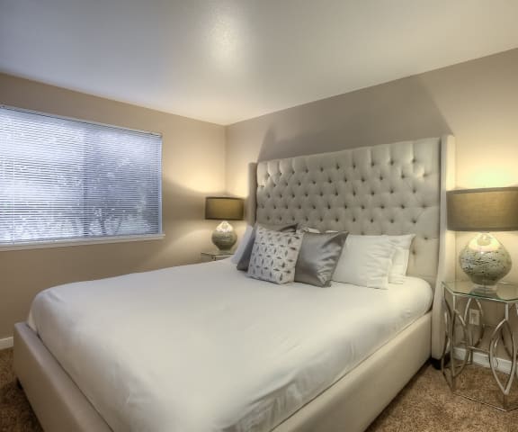Cozy Bedroom at Hangar 128 Apartments, Washington, 98204