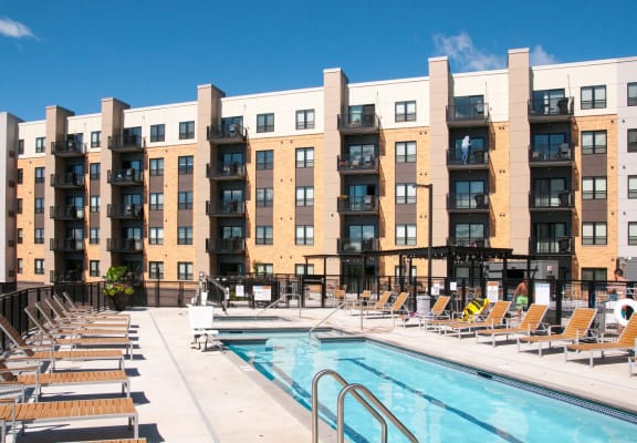 Apartments In Plymouth Mn The Axis Apartments