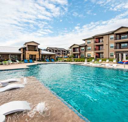 Sparkling Pool at Legacy Creekside Apartments, San Antonio