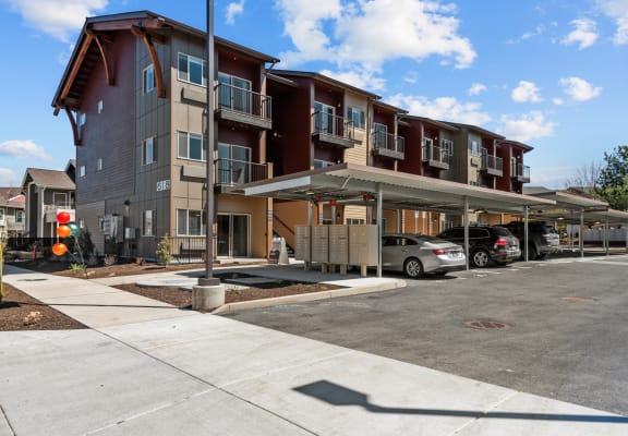 Peak42 Apartments in Bend, Oregon Exterior and Covered Parking