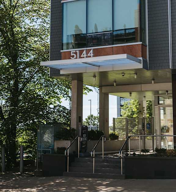 A building with the number 5144 on it.