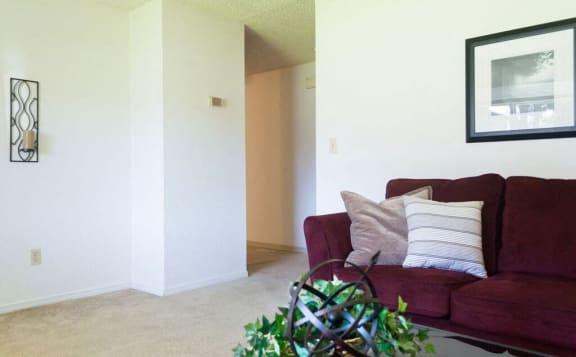 Sage Creek Apartments_Kennewick WA_Apartment Living Room Entry