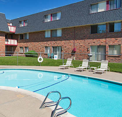 devonshire-square-pool