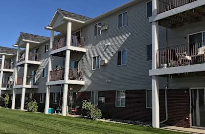 Property Exterior  at Royal Oaks Apartments, Fargo, 58103