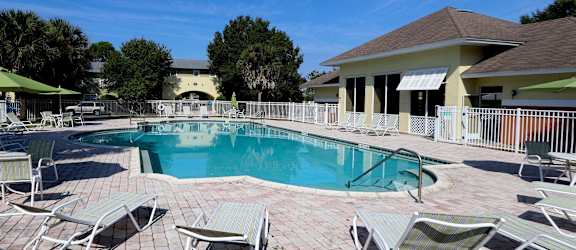 Aurora Pool