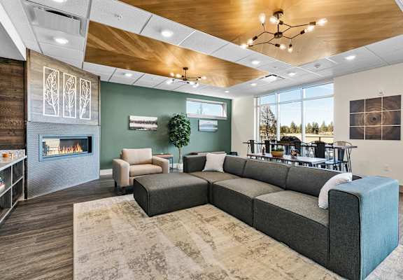 TheNest_Bend_OR_Interior_Amenity_Couch