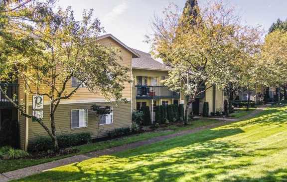 Green Space at Commons at Avalon Park Apartments, Tigard