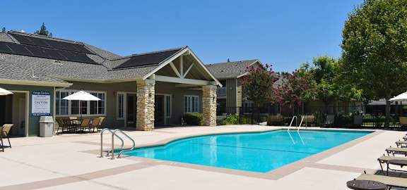 Vintage Gardens pool