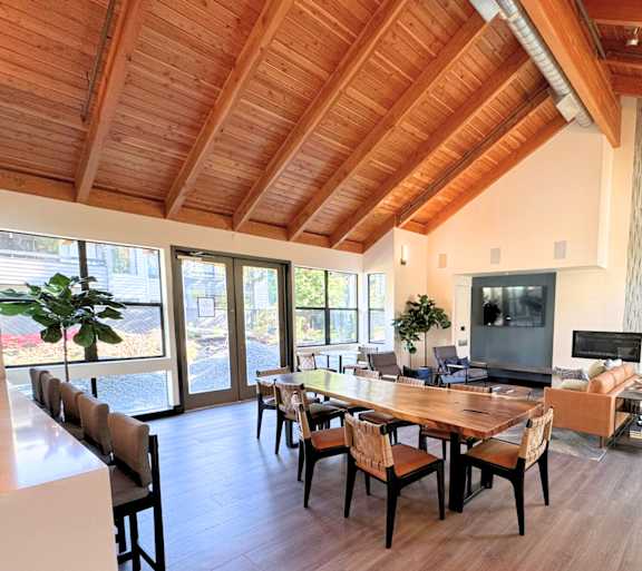 Modern Clubhouse at The Lakes Apartments, Bellevue