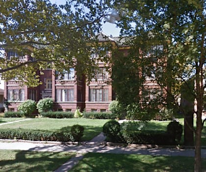 127-33 S Harvey Exterior