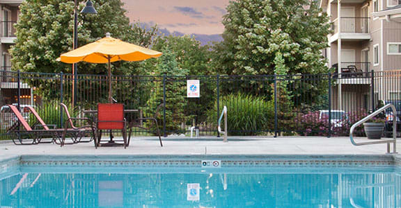 Island View Apartments Richland, Washington Pool Deck