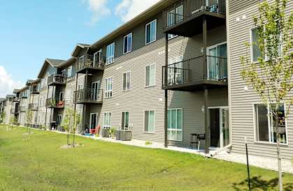Elegant Exterior View at Horizon Shores Estates, Moorhead, MN