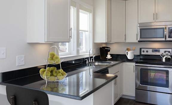 Townhouse Kitchen at Linea Cambridge in Cambridge, MA