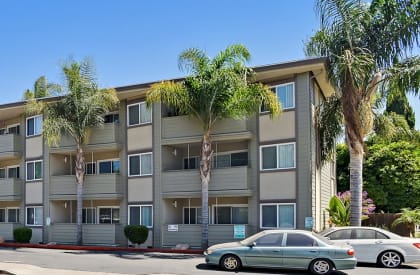 Woodside Court Apartments in Redwood City CA