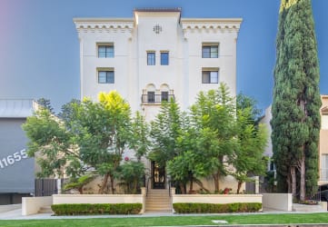 HomePage Slider-Brentwood-Apartments-11649-Mayfield-Exterior-Facade