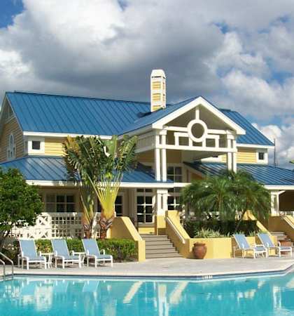 Swimming Pool at Bridgewater Apartments, Florida