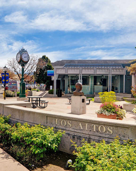A street view with a sign that reads "LOS ALTOS".