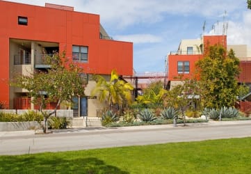 Santa-Monica-Affordable-Apartments-2029-Olympic-Exterior